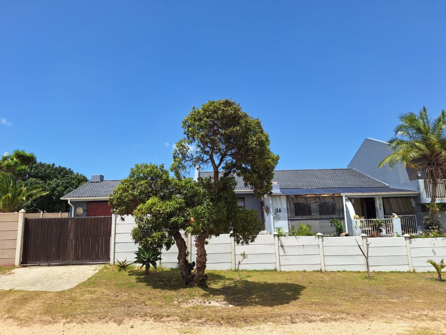 4 Bedroom Property for Sale in Aston Bay Eastern Cape